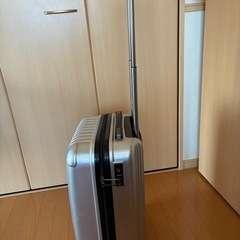 スーツケース　キャリーケースの画像