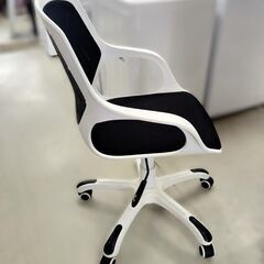 OAチェア ホワイト×ブラック 昇降可 オフィスチェア 什器 椅子 イス 家具 チェア 札幌市 中央区 南12条店の画像