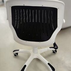 OAチェア ホワイト×ブラック 昇降可 オフィスチェア 什器 椅子 イス 家具 チェア 札幌市 中央区 南12条店の画像