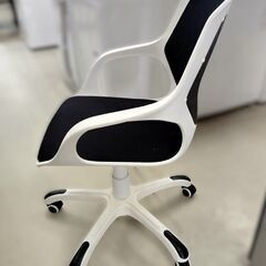 OAチェア ホワイト×ブラック 昇降可 オフィスチェア 什器 椅子 イス 家具 チェア 札幌市 中央区 南12条店の画像
