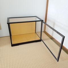 人形ケースの画像