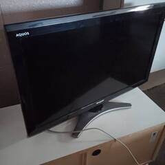 SHARP　液晶テレビ　３２型　２０１１年製の画像