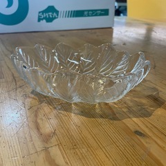 【引き取り限定】中古品　ガラス皿　リーフ　葉　の画像