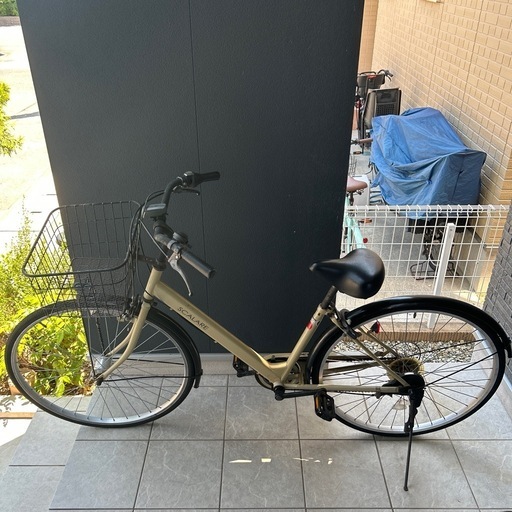 中古品　スカラーレ　27型　六段変速　ベージュ