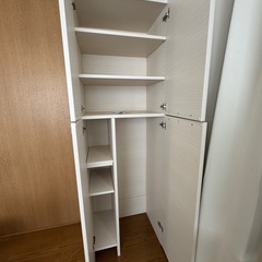 ホワイト　掃除機収納棚　　の画像