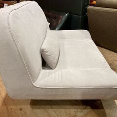 【愛品館 市原店】オットマンクッション付2人掛けソファの画像