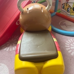 アンパンマンジャングルジムと車の画像