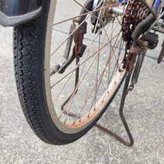 新品ダイヤとシートと鍵付　オートライト 6段変速付 自転車の画像
