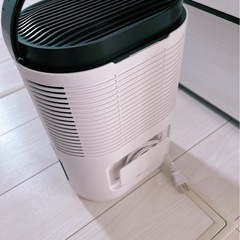 小型　除湿機の画像