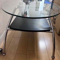 【美品・ほぼ未使用】ニトリ ガラステーブル　黒・シルバーモダン＆シンプルの画像