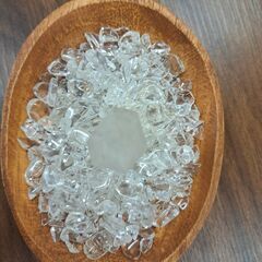 水晶。パワーストーンさざれ石の画像