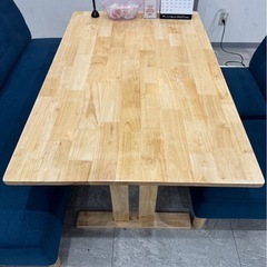 ソファダイニングテーブルセットの画像