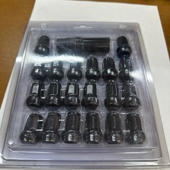 車用ホイールロックナット新品未使用20本ブラックの画像