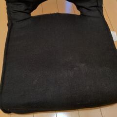 折りたたみ座椅子の画像