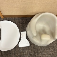 Bumbo（バンボ）ベビーチェア テーブル付きの画像