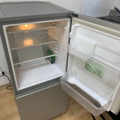 2ドア冷蔵庫の画像