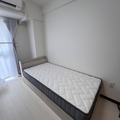 ②【値下げ】極美品シングルベット➕プレミアムマットレス コンセント、収納付き✨️の画像