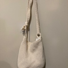 Laugoa (ラヴゴア)のフリンジバッグ
の画像