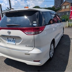 霊柩車/寝台車/搬送車/エスティマ/棺・ストレッチャー対応の画像