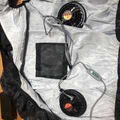 ベストタイプの空調服、3万Ahバッテリー付きの画像