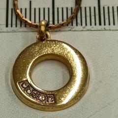 0819-089 ネックレス 18金メッキ トップに5石の画像