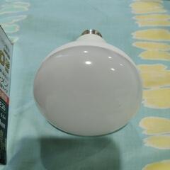YAZAWA 調光つきLED電球100形相当4個の画像
