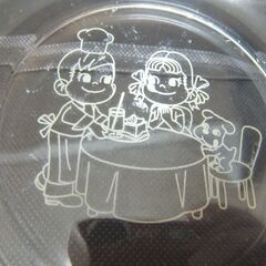 不二家ペコちゃんポコちゃんクリア皿　使用に伴う傷汚れあり　直径14，5㎝の画像