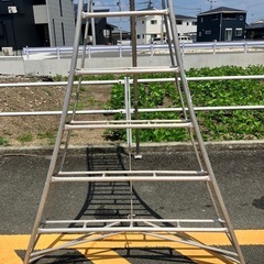 【福岡県筑後市にて引取り限定】ALINCOアルインコ  三脚脚立  KWA-360Bオールアルミ三脚脚立の画像