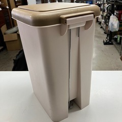 I2508-536 ペダル＆プッシュ対応ゴミ箱 容量不明 中古の画像