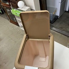 I2508-536 ペダル＆プッシュ対応ゴミ箱 容量不明 中古の画像