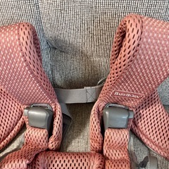 【美品】ベビービョルン　抱っこ紐　ONE KAI AIR の画像
