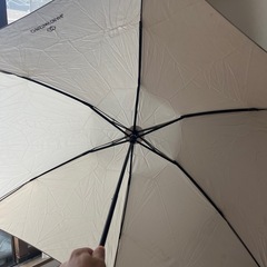 折りたたみ傘　ベージュ色の画像