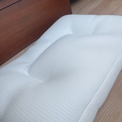 【ほぼ新品】エスメラルダ　枕　の画像