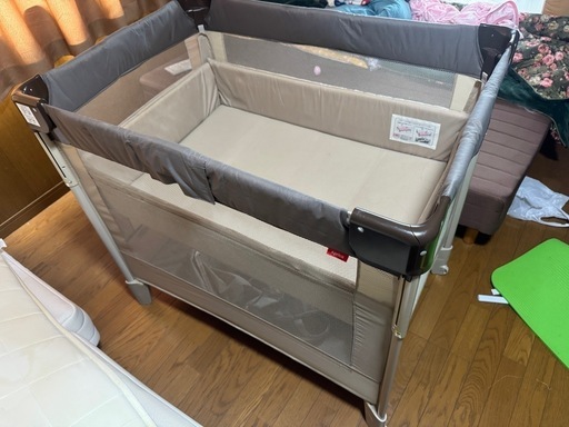 【美品】アップリカ　ココネルエアー　折り畳み収納式