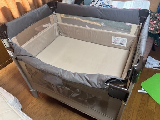 【美品】アップリカ　ココネルエアー　折り畳み収納式
