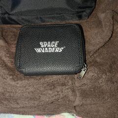 スペースインベーダーショルダーバック財布付き新品の画像