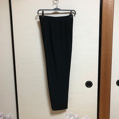 黒　裏地付き　パンツ　タックありの画像