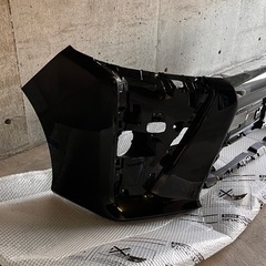 ヴォクシー Frバンパー zrr85 zrr80の画像