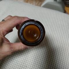 フタ付色付き 空き瓶 24個セット （内容量75gのサプリが入っていました）の画像