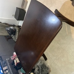 ダイニングテーブルの画像