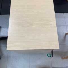 鍵付き　キャスター付きデスクワゴン  中古　リサイクルショップ宮崎屋　住吉店25.8.19の画像