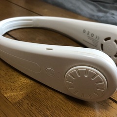 首掛け扇風機、ホワイトの画像