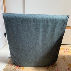 ほぼ未使用の大きめのリクライニング 
座椅子の画像