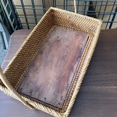 アタの取手つきのカゴ　籠　調味料入れの画像