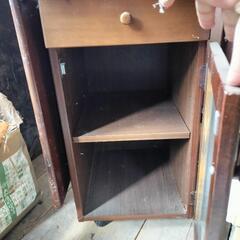 開閉式の小机の画像