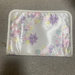 ミニー ポーチの画像
