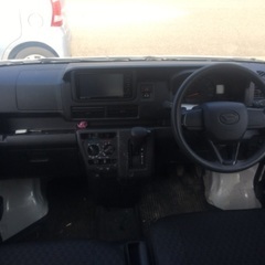 令和4年7月　3BD-S700V　ダイハツ ハイゼットカーゴ グレードデラックス　初度登録年2022/07　DAIHATSU　HIJET　CARGO　DELUXE　2WD　WHITEの画像