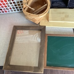写真立てと壁掛け小物セットの画像