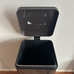 ゴミ箱の画像