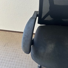 【当日譲渡可能な方優先】
オフィスチェア黒フットレスト付きの画像